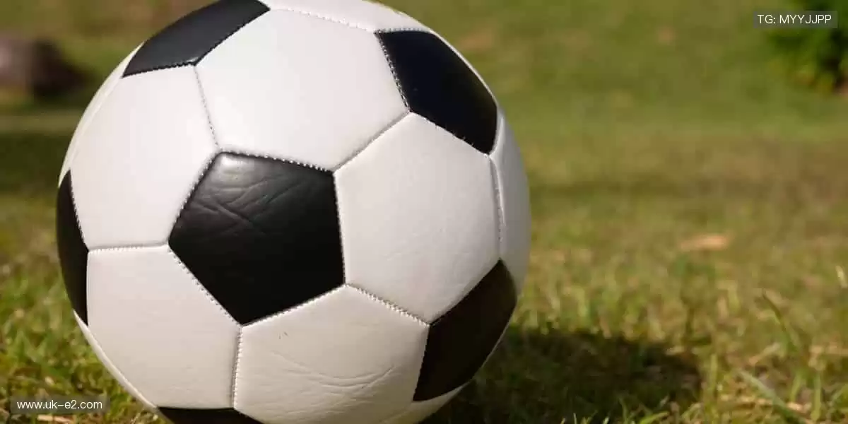 弹幕狂欢,边看边聊!💬 独家解说 + 实时数据,打造沉浸式观赛体验!